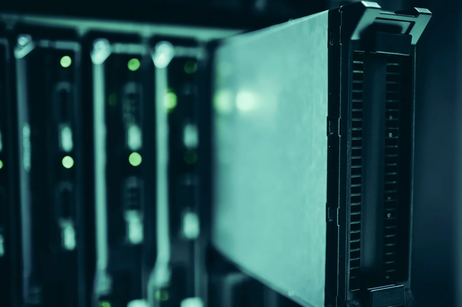 Noodstroom serverruimte Flevoland: UPS & aggregaat
