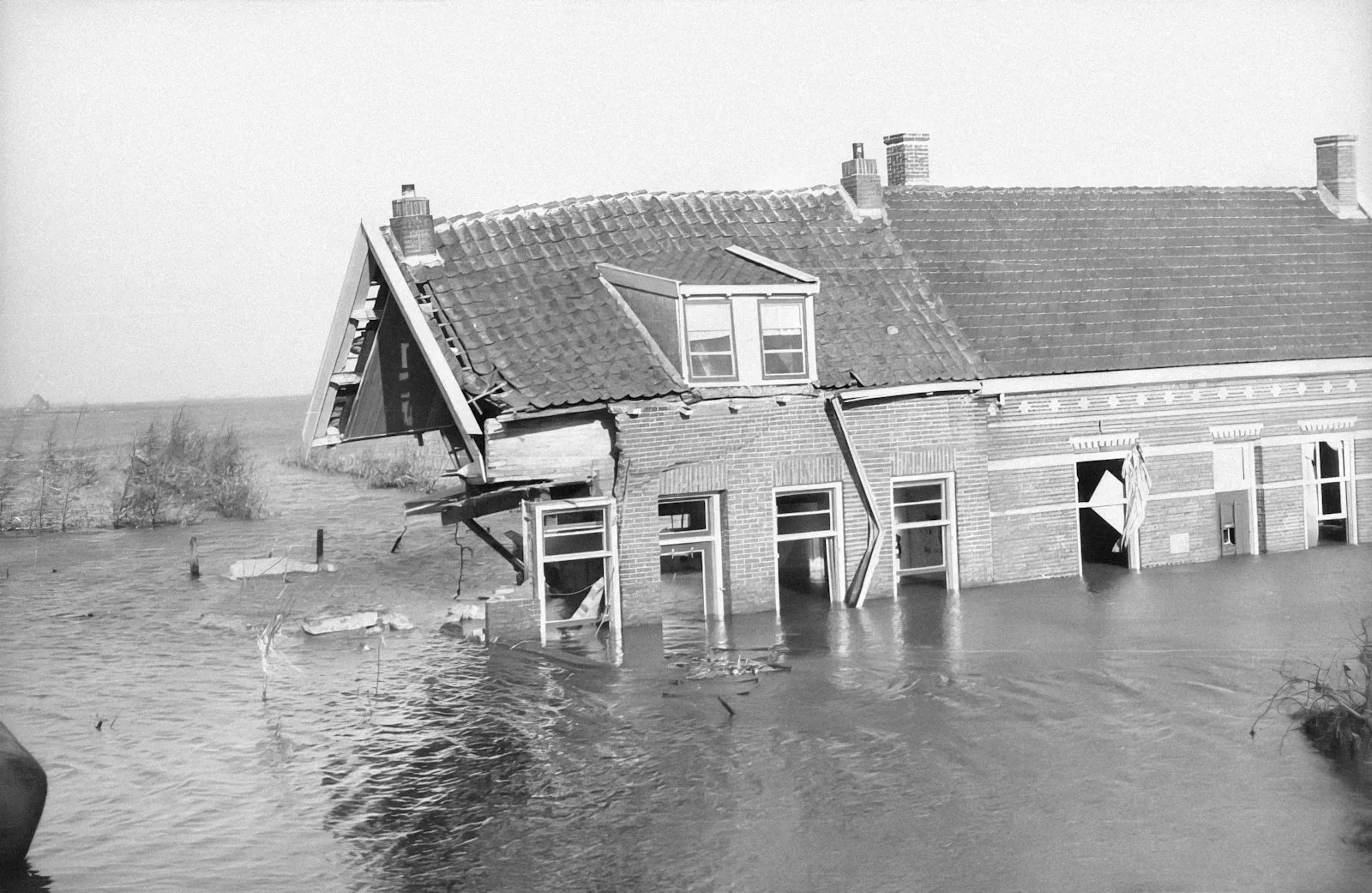 Noodstroom waterpomp Flevoland: droogmakerij-risico